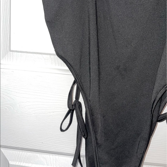 Black high hips with ties bodysuit - Picture 3 of 5